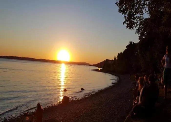 Sonniges Balkonapartment, アパート *